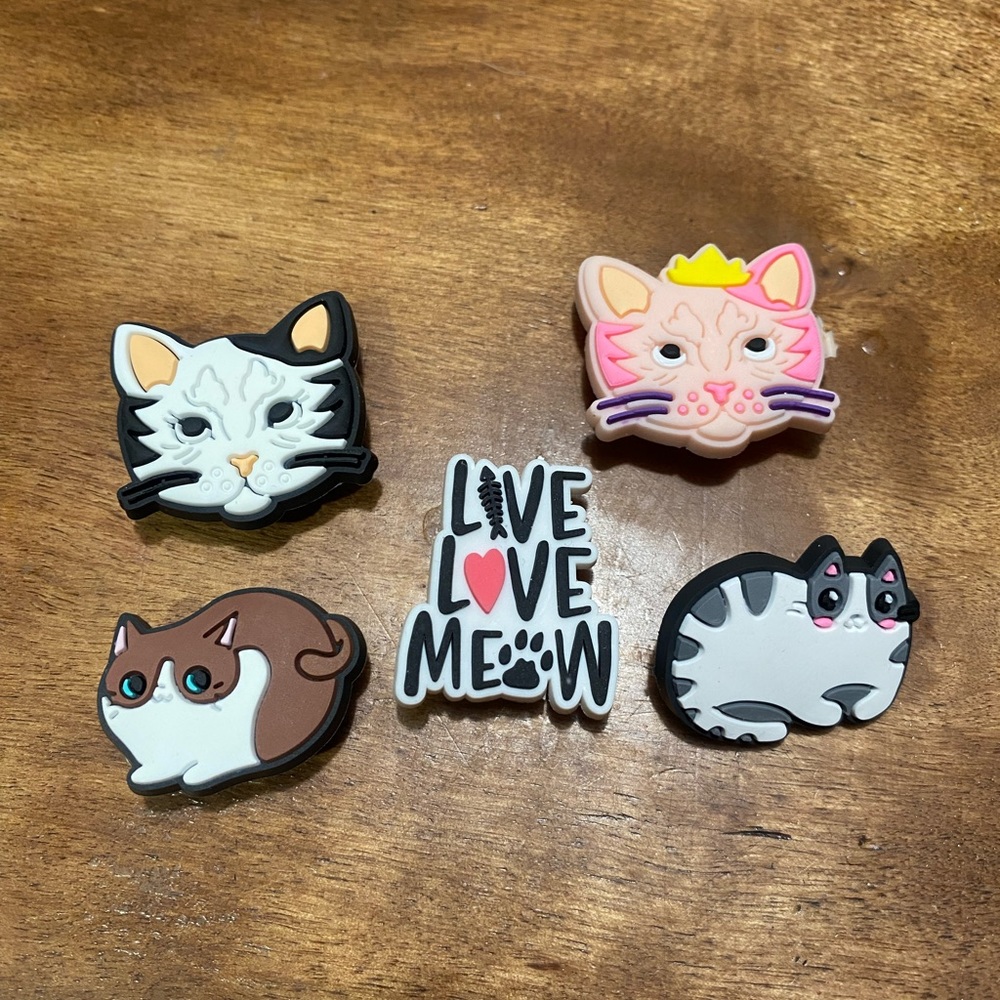 #2 Cats croc charms pack